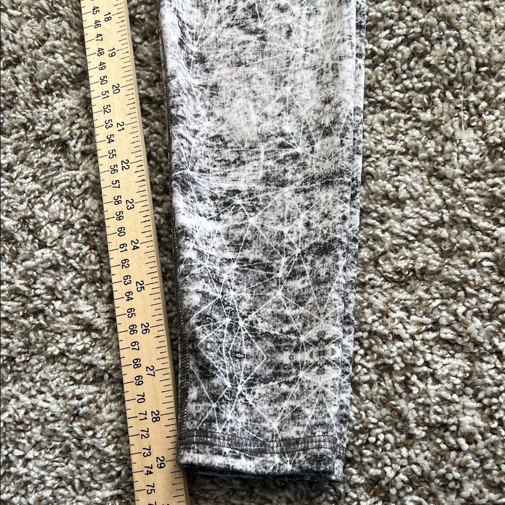 NWOT MIKA Body Wear Abstract Leggings in Size S/M - Picture 10 of 11